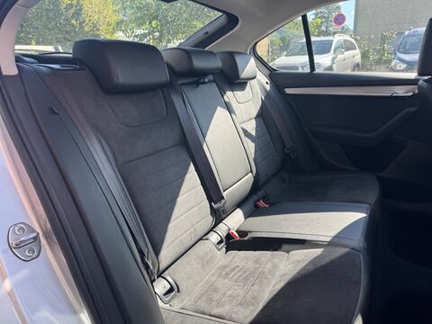 Octavia 1.8 L TSI 180ch GREENTEC ELEGANCE TOIT PANORAMIQUE OUVRANT S 2014 occasion 38420 Le Versoud