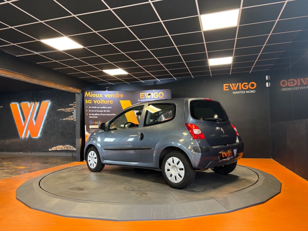 Twingo 1.2 75 AUTHENTIQUE/DISTRIBUTION NEUVE & ENTRETIEN OK/ FAIBLE 2009 occasion 44300 Nantes