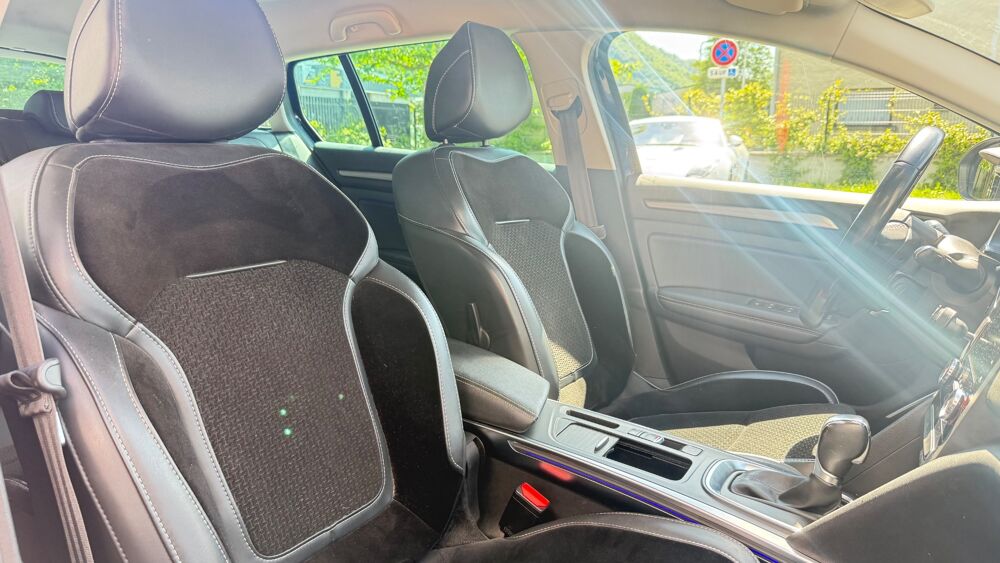 M&eacute;gane ESTATE 1.3L TCE 140ch INTENS / CAMERA DE RECUL / APPLE CAPRL 2019 occasion 38420 Le Versoud