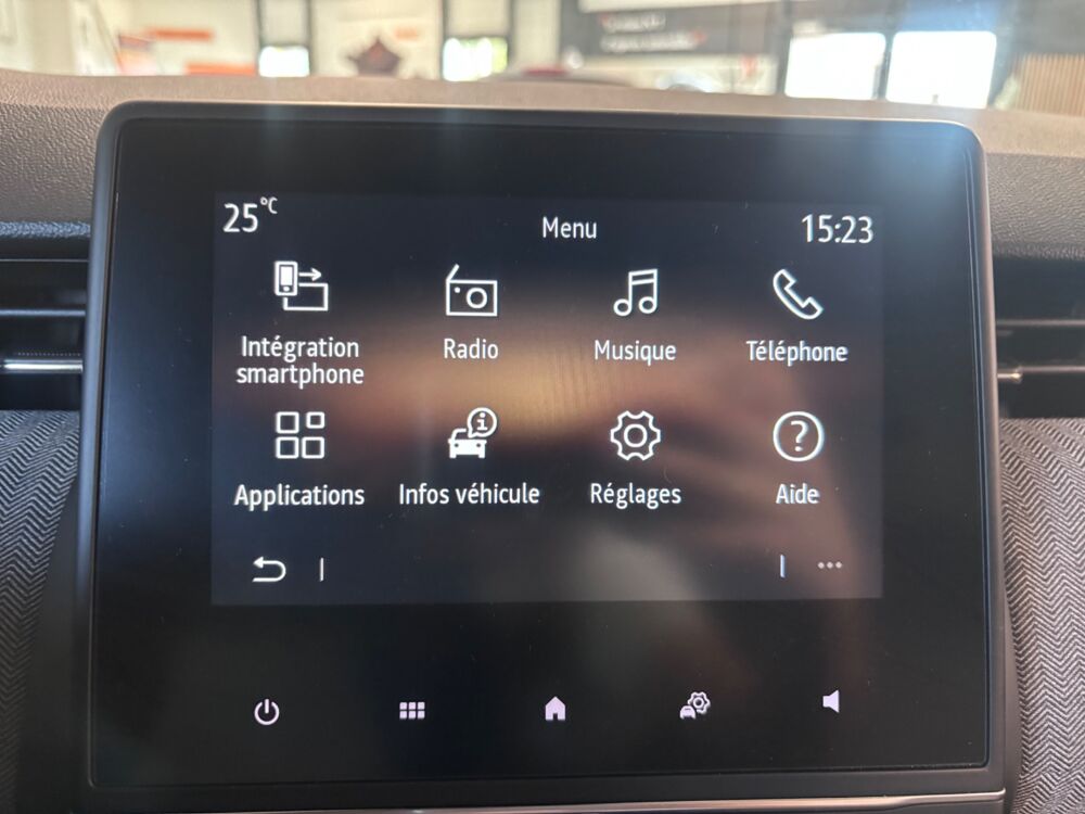 Clio 1.6 E-TECH 145 Ch 90 HYBRID Techno - Entretien RENAULT 2024 occasion 79000 Niort