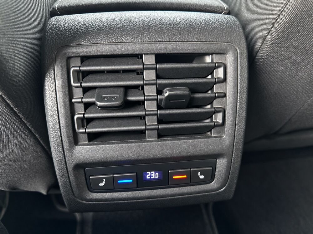 Golf 8 1ST EDITION 1.5 E-TSI 150Ch MHEV DSG7 - CARPLAY - SIEGES E 2020 occasion 26000 Valence