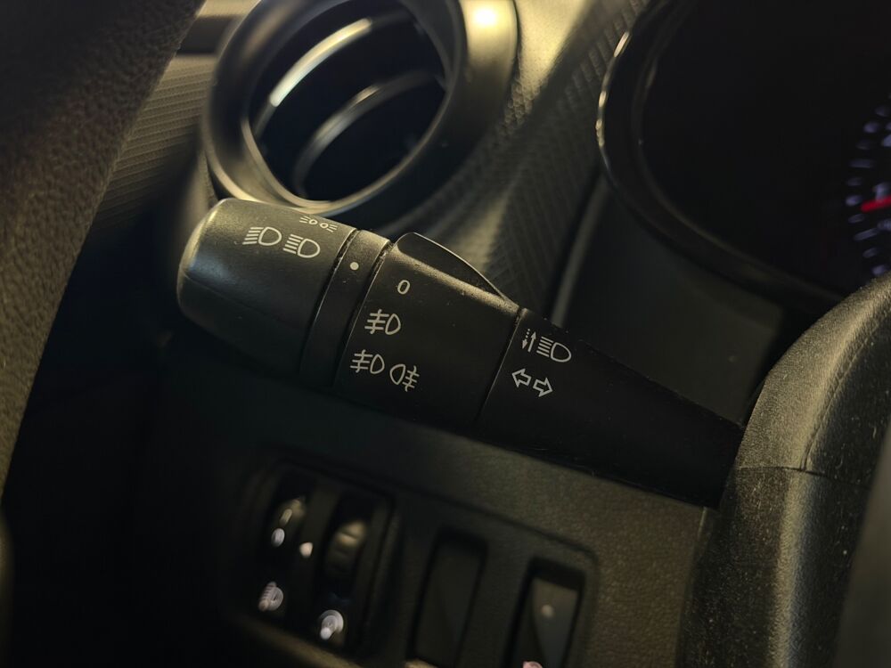 Clio ESTATE 1.5 DCI 75 BUSINESS // CLIMATISATION // R&Eacute;GULATEUR DE 2016 occasion 44300 Nantes