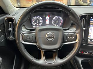 XC40 2.0 D4 190 INSCRIPTION AWD GEARTRONIC BVA // TOIT OUVRANT // 2019 occasion 33320 Eysines