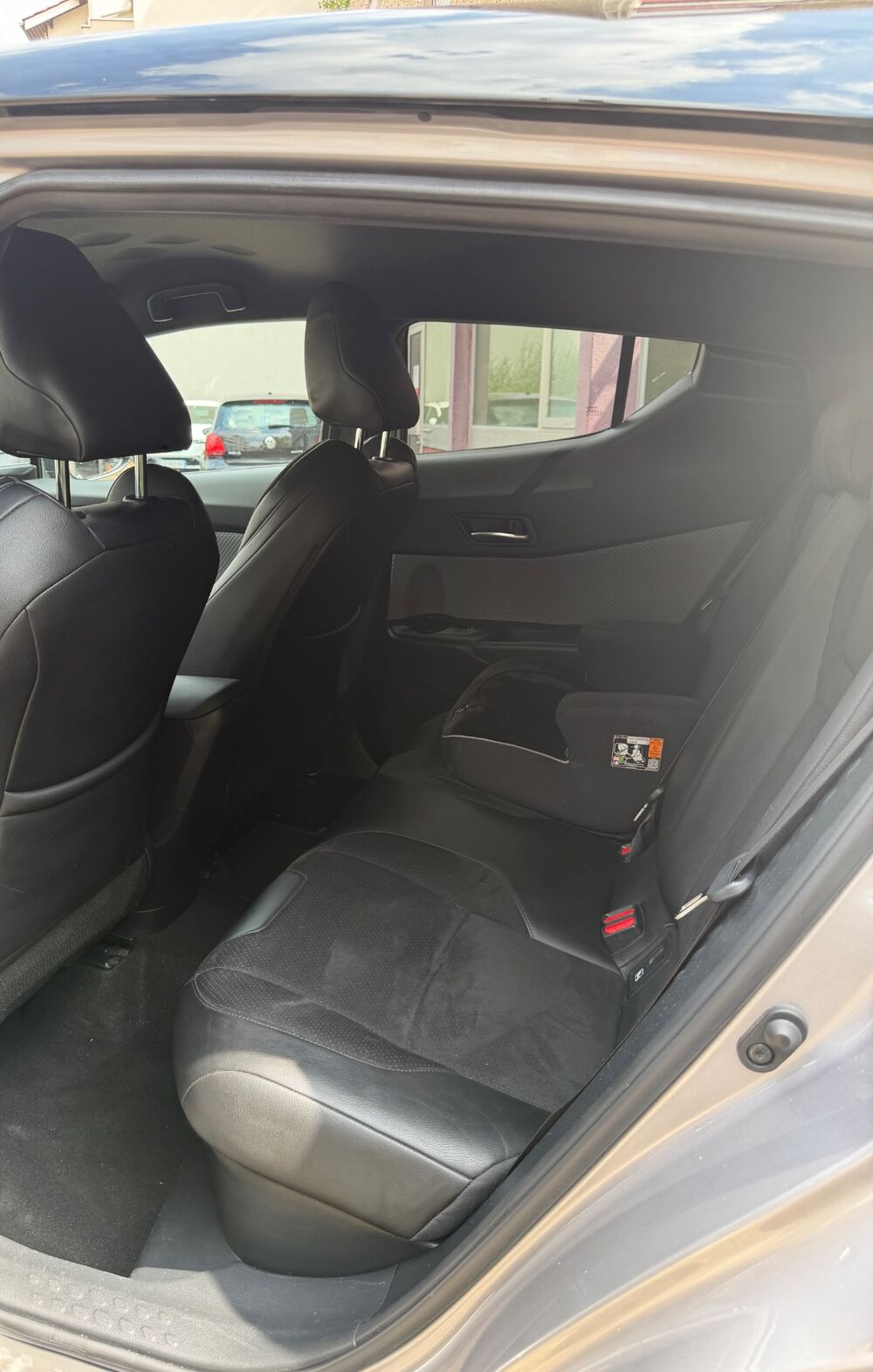 C-HR 1.8 HSD 122H 100 FULL-HYBRID Collection 4X2 E-CVT BVA 2019 occasion 69150 D&eacute;cines-Charpieu