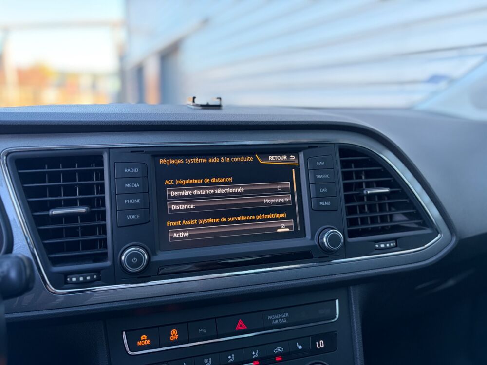 Leon 1.8 TSI 180CH FR DSG 7 START-STOP - TOIT OUVRANT - CARPLAY - 2015 occasion 25300 Pontarlier