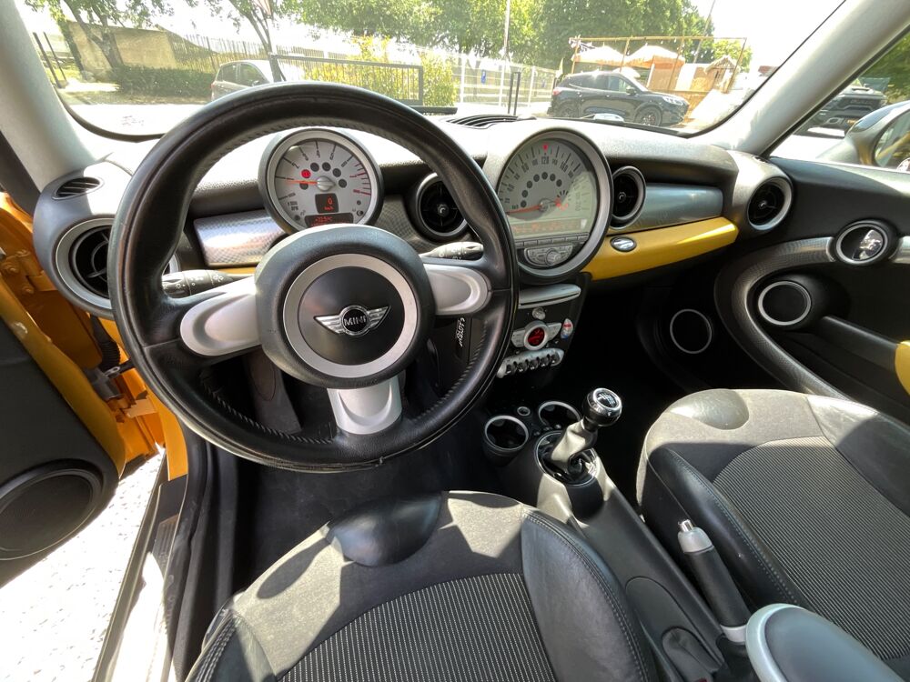 Cooper (R56) COOPER 2 1.6i 120cv VENTE DANS L'ETAT A MARCHAND UNIQU 2007 occasion 17000 La Rochelle