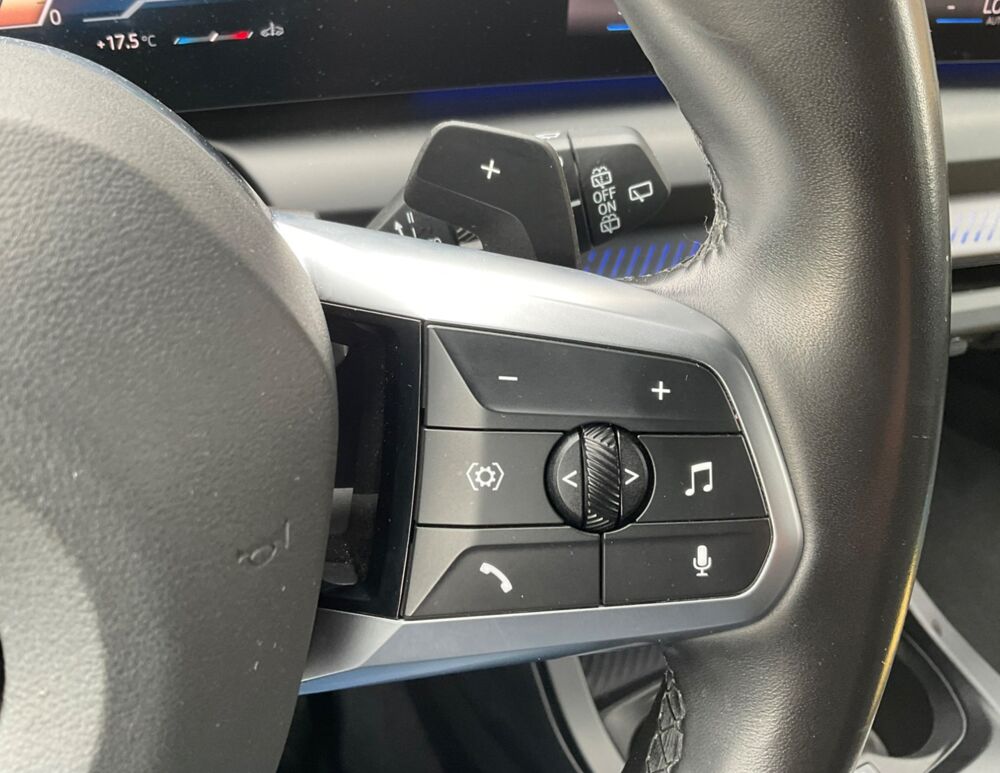 S&eacute;rie 1 1.5 120 170H M-SPORT 155 MHEV HYBRID 48VOLT DKG BVA - Cam&eacute;ra 2025 occasion 78410 Flins-sur-Seine