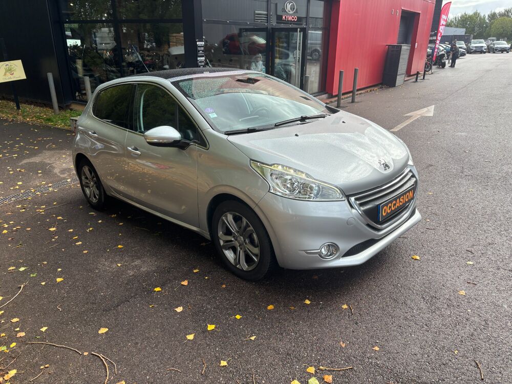 208 GENERATION-I 1.2 VTI 80 ALLURE-TOIT PANORAMIQUE-BLUETOOTH-GP 2014 occasion 76150 Saint-Jean-du-Cardonnay