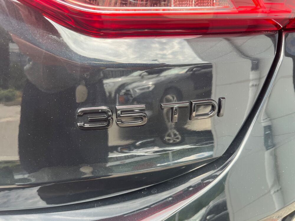 Q3 SPORTBACK 2.0L 35 TDI 150ch EDITION ONE / BLACK MYSTIC / TOI 2019 occasion 38420 Le Versoud