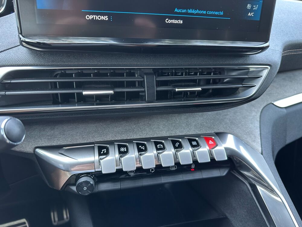 3008 1.5 BLUEHDI 130CH / GT / ATTELAGE - CAMERA - CARPLAY - GPS - 2021 occasion 44220 Cou&euml;ron