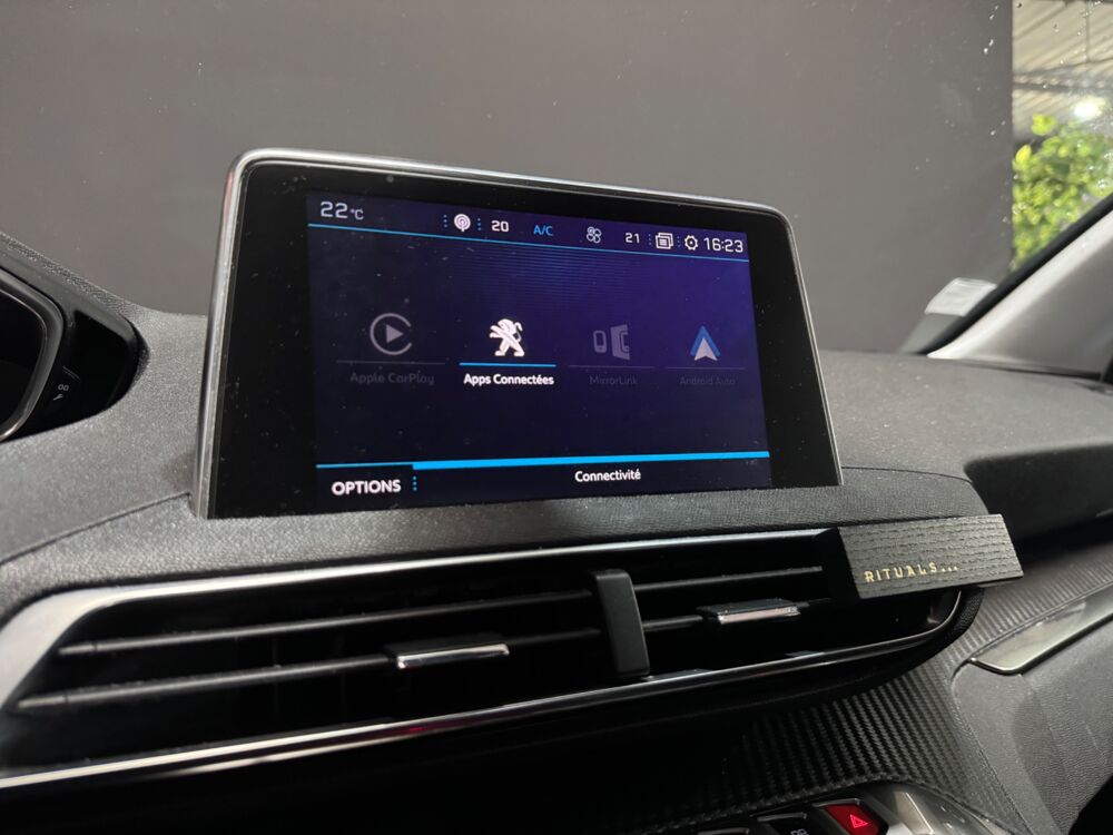 3008 GENERATION-II 1.6 120 CH ALLURE / CAMERA 360 / CARPLAY / COU 2017 occasion 29000 Quimper