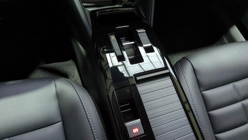 C4 HYBRIDE 145ch MAX APPLE CARPLAY + ADML + CAMERA DE RECUL + 2026 occasion 38420 Le Versoud