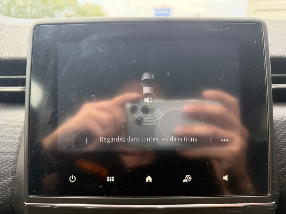 Clio V 1.0 SCE 75ch BUSINESS / CARPLAY 2020 occasion 17100 Saintes