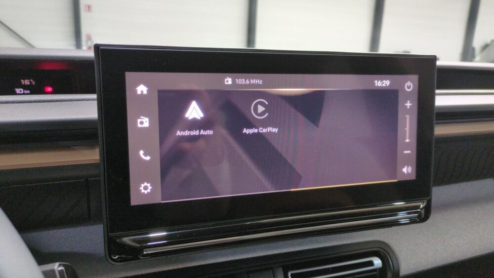C3 Aircross HYBRIDE 145ch BVA E-DCS6 PLUS / APPLE CARPLAY SANS FIL / CAM 2026 occasion 38420 Le Versoud