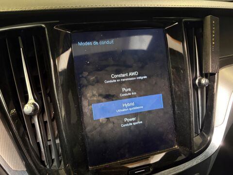 V60 2.0 T8 303 ch + 87 ELEC TWIN-ENGINE HYBRID INSCRIPTION LUXE 2020 occasion 78125 Gazeran