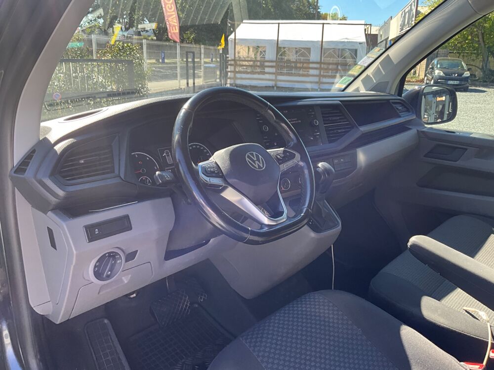 Transporter FOURGON T6 2.0 TDI 150 ch / ENTRETIENS VW / CAMERA DE RECUL 2021 occasion 17000 La Rochelle