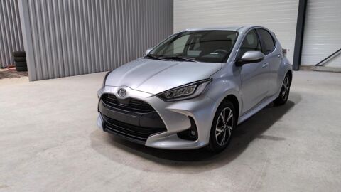 Toyota Yaris HYBRIDE 116ch DESIGN + SIEGES CHAUFFANTS + CAMERA DE RECUL + 2026 occasion Le Versoud 38420