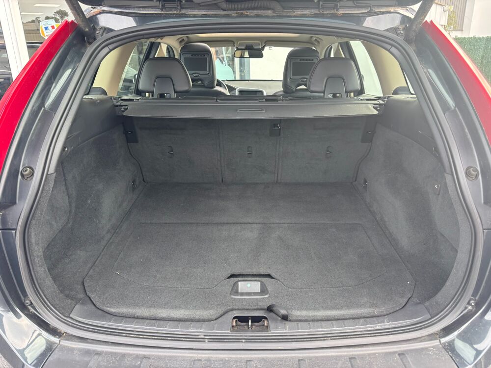 XC60 2.4 D5 215ch AWD XENIUM GEARTRONIC BVA / TOIT OUVRANT / DIST 2012 occasion 64122 Urrugne