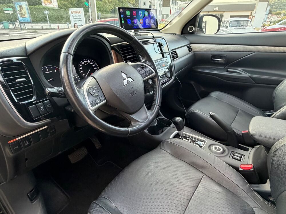 Outlander III (2) 2.2 DI-D INTENSE NAVi 4WD AUTO + ATTELAGE + SI&Egrave;GES A 2016 occasion 54000 Nancy
