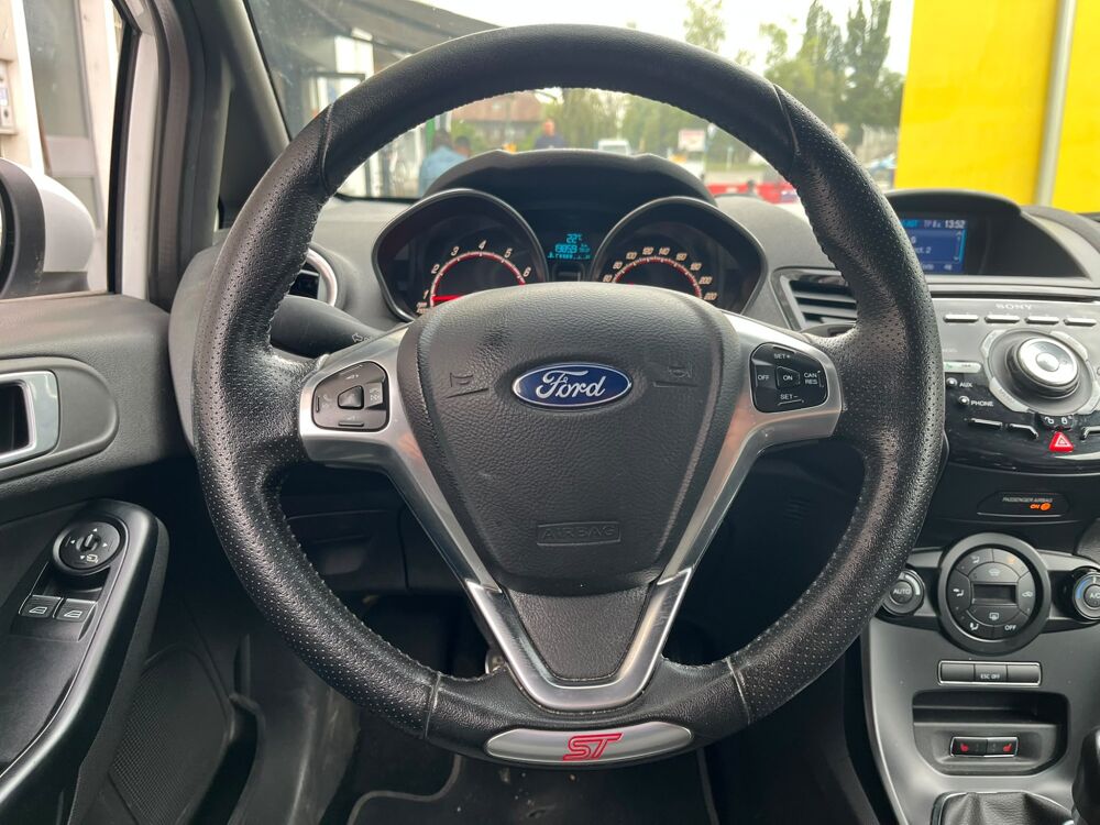 Fiesta ST 1.6 ECOBOOST 182 / 1&Egrave;RE MAIN / PACK PERFORMANCE / SONY / 2015 occasion 74600 Seynod