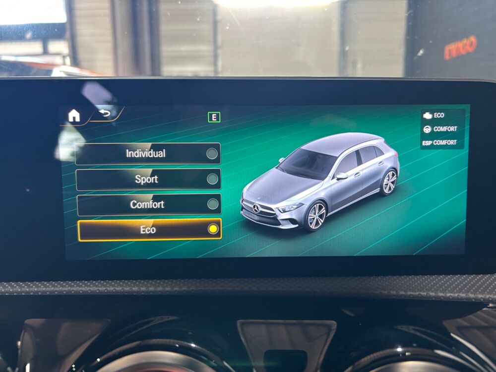 Classe A 1.5 180 D 116 CH AMG LINE 7G-DCT SUIVI MERCEDES / TOIT OUVRA 2019 occasion 29000 Quimper