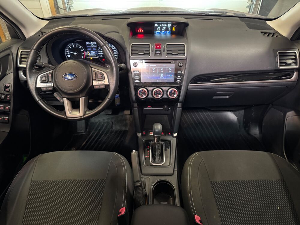 Forester 2.0 150 ch X AWD BVA CONFORT PLUS - TOIT OUVRANT - SIEGES CH 2017 occasion 78125 Gazeran