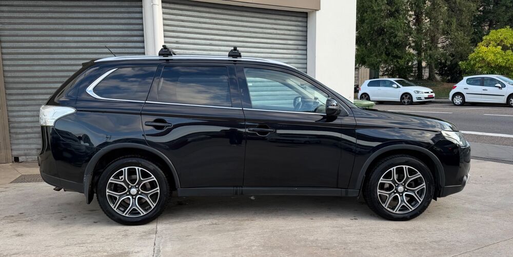 Outlander III (2) 2.2 DI-D INTENSE NAVi 4WD AUTO + ATTELAGE + SI&Egrave;GES A 2016 occasion 54000 Nancy