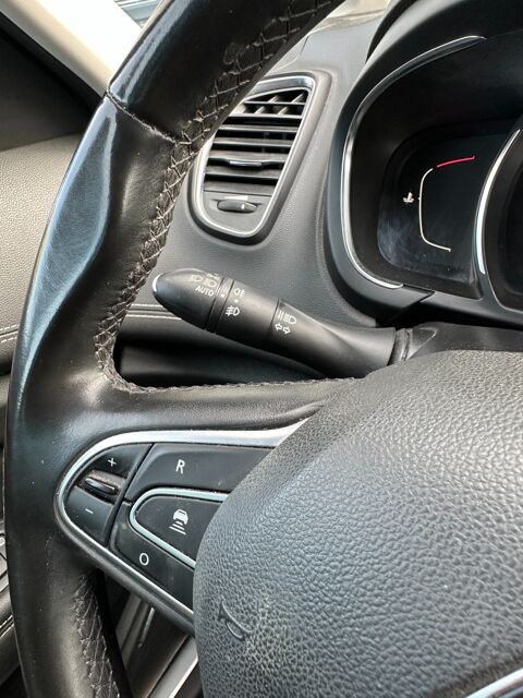 Grand scenic IV 1.6 DCI 160 CH / iNTENS / 7 PLACES - CAMERA RECUL - ATTELAGE 2017 occasion 44220 Cou&euml;ron