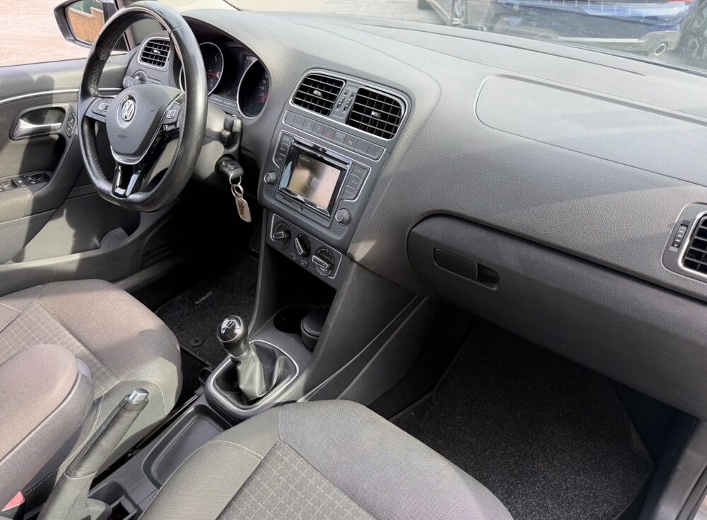 Polo 1.4 TDI 75 CH BLUEMOTION CONFORTLINE 2014 occasion 25000 Besan&ccedil;on