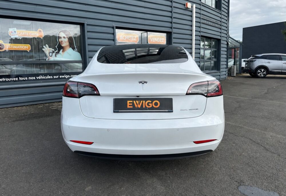Model 3 LONG RANGE DUAL MOTOR 4WD / SOH 80% 400 Km AUTONOMIE 2019 occasion 44220 Cou&euml;ron