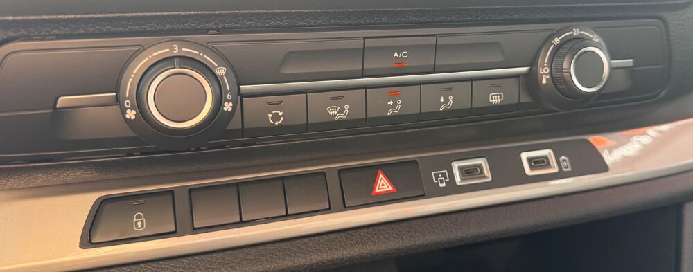 Proace city 2.0 D4D 140 LONG L3 DYNAMIC CONNECT + 1 &Egrave;RE MAIN + GARANTIE 2025 occasion 97410 Saint-Pierre
