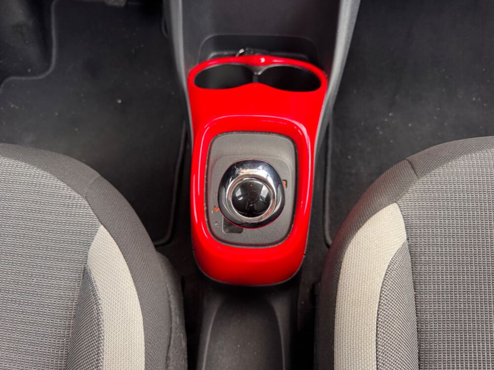 Aygo 1.0 VVTI 70 X-Play X-Shift / CAMERA DE RECUL / CARPLAY / CLI 2021 occasion 26000 Valence