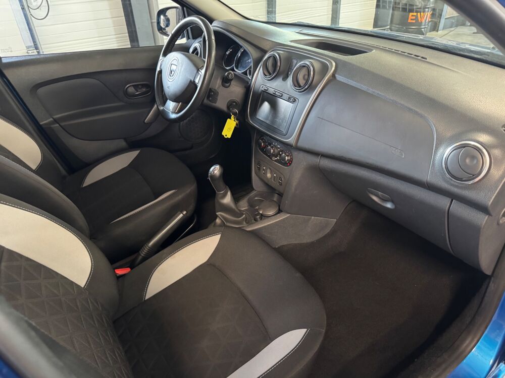 Sandero 1.5 DCI 90 Ch -STEPWAY - DISTRIBUTION OK 2015 occasion 79000 Niort