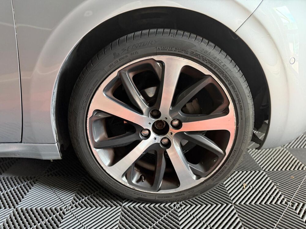 208 GENERATION-I 1.6 E-HDI 115 CH FELINE-TOIT PANO-BLUETOOTH 2013 occasion 60740 Saint-Maximin