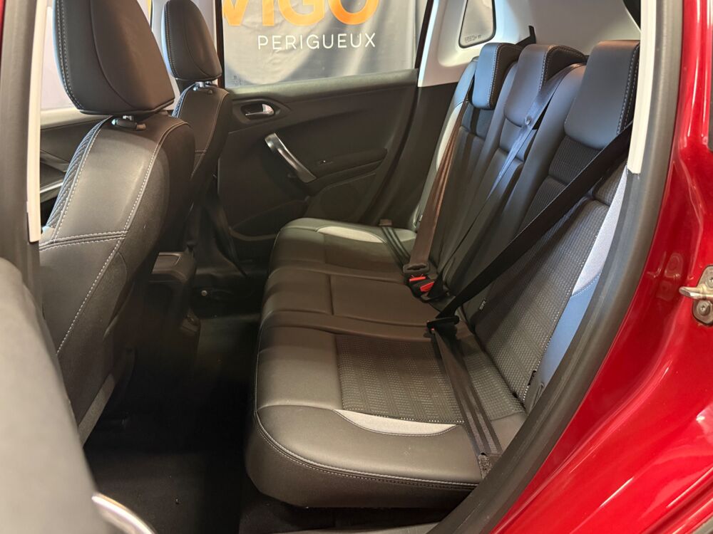 2008 GENERATION-I 1.2 110 CH ALLURE / CARPLAY -GPS 2016 occasion 24750 Tr&eacute;lissac
