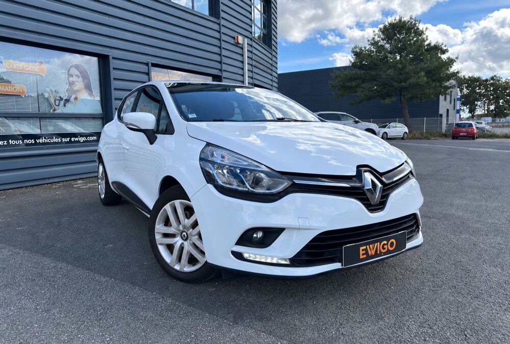 Clio 1.5 DCI 75 CH / BUSINESS / CLIM - GPS - BLUETOOTH - REGULATE 2017 occasion 44220 Cou&euml;ron