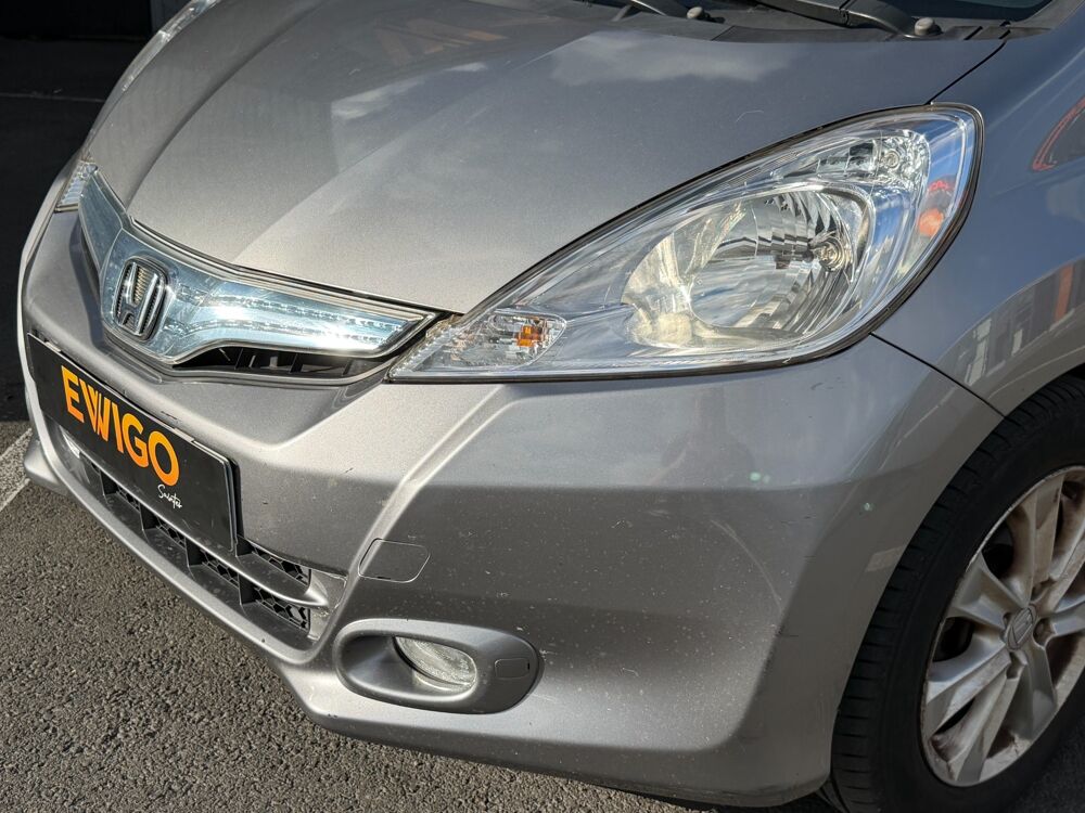 Jazz LUXURY 1.4 IVTEC 100H 90 ch HYBRID FULL-HYBRID BVA 2011 occasion 17100 Saintes
