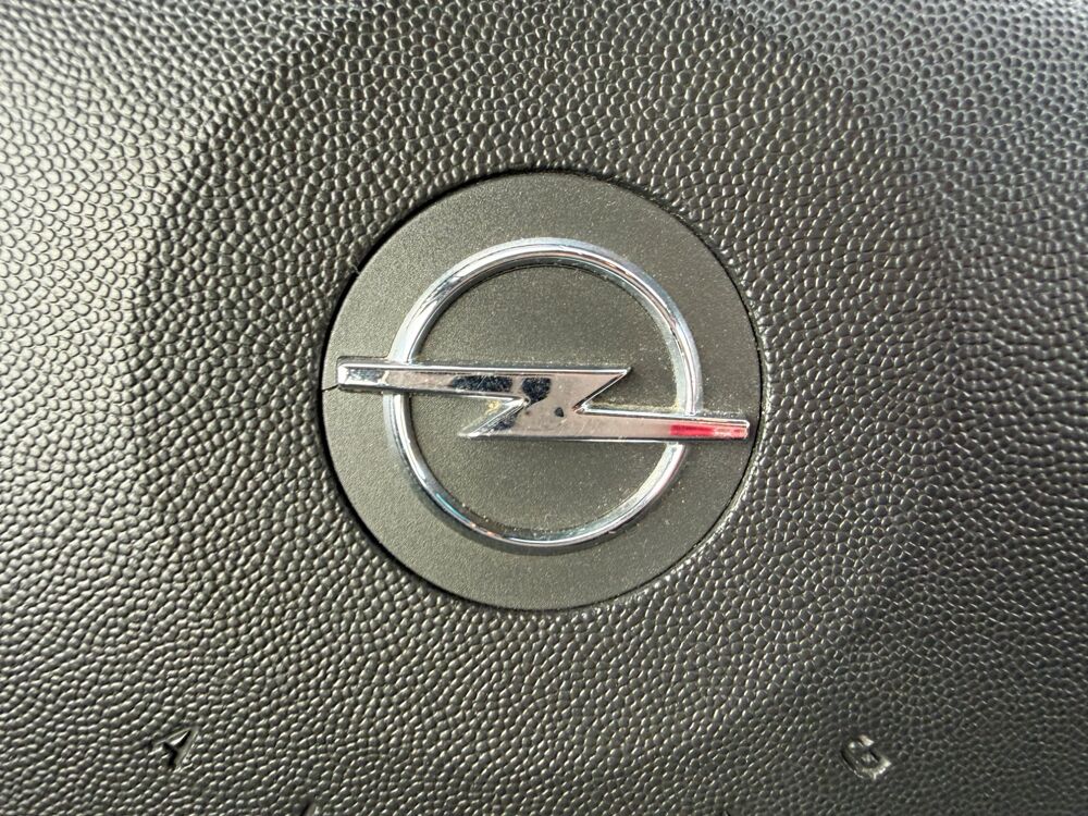 Meriva 1.7 CDTI 100CH COSMO - RADIO - VERROUILLAGE CENTRALISE - 2004 occasion 27000 &Eacute;vreux