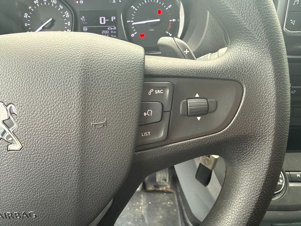 Expert FOURGON 2.0 BLUEHDI 180 L1 ASPHALT EAT 8 BVA / CARPLAY / DOU 2022 occasion 17100 Saintes