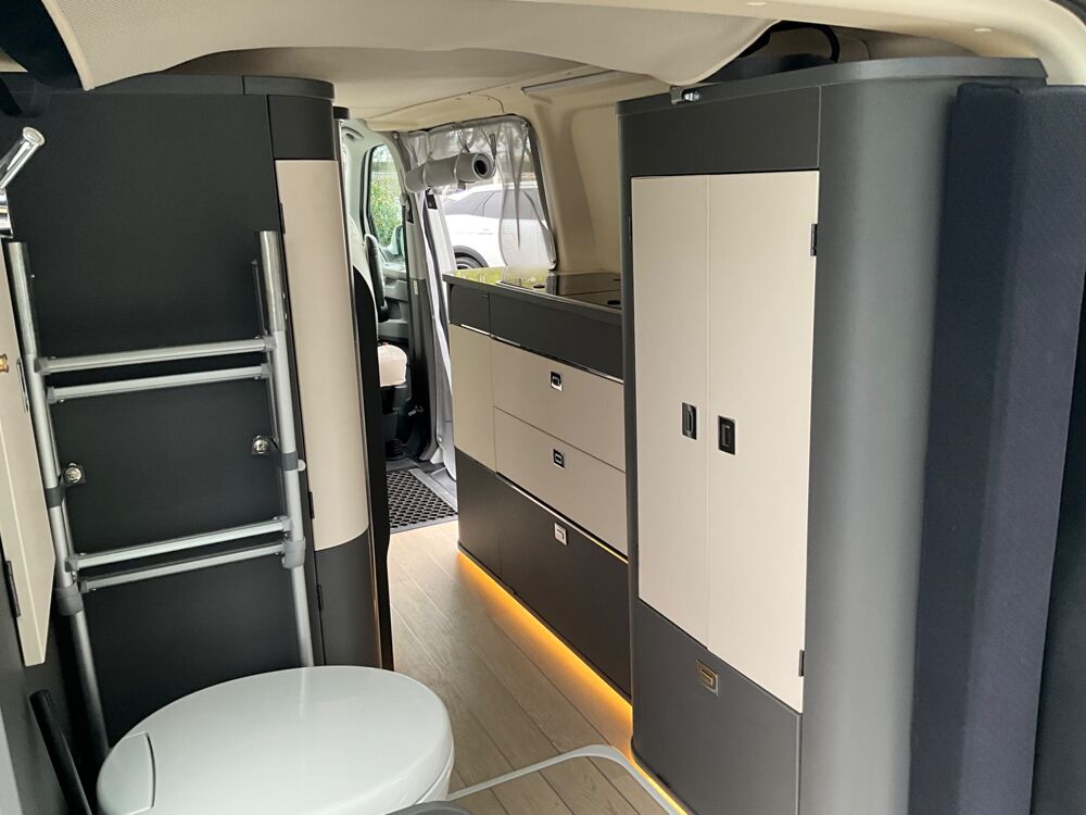 MULTIVAN T6 2.0 TDI 150 CARAT 4MOTION WESTFALIA / Enti&egrave;rement &eacute;quip&eacute; 2022 occasion 17000 La Rochelle