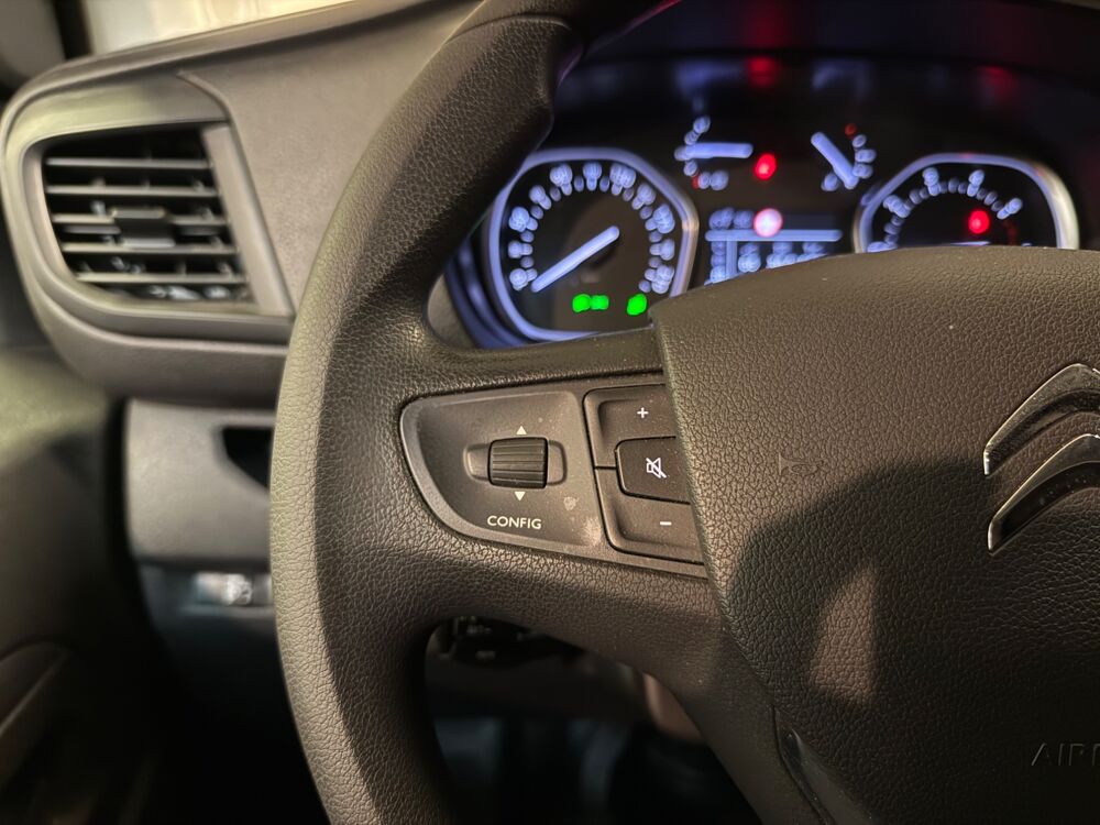 Jumpy FOURGON 2.0 BLUEHDI 145CH M L2 DRIVER / 1ERE MAIN/ CARPLAY/ 2023 occasion 78125 Gazeran