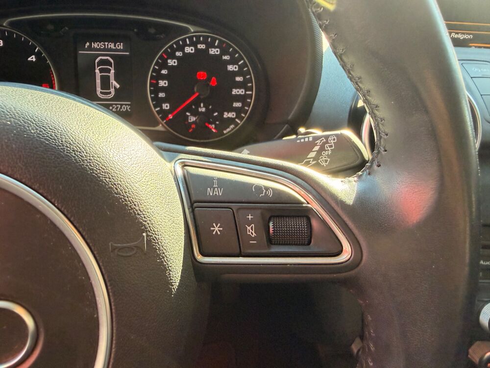 A1 SPORTBACK 1.6 TDI 105Ch AMBITION LUXE - 1ERE MAIN - DISTRIBU 2014 occasion 76150 Saint-Jean-du-Cardonnay