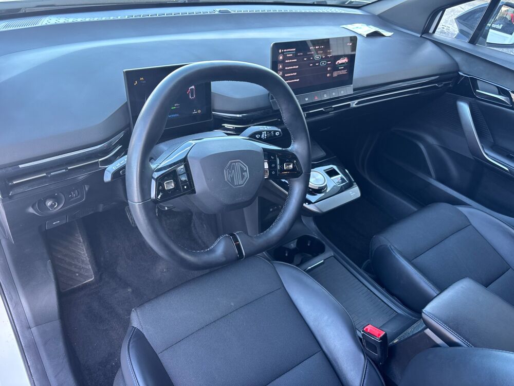 MG4 EV 204ch - 64kWh Luxury / 1&egrave;re main / Suivi MG 2024 occasion 64122 Urrugne