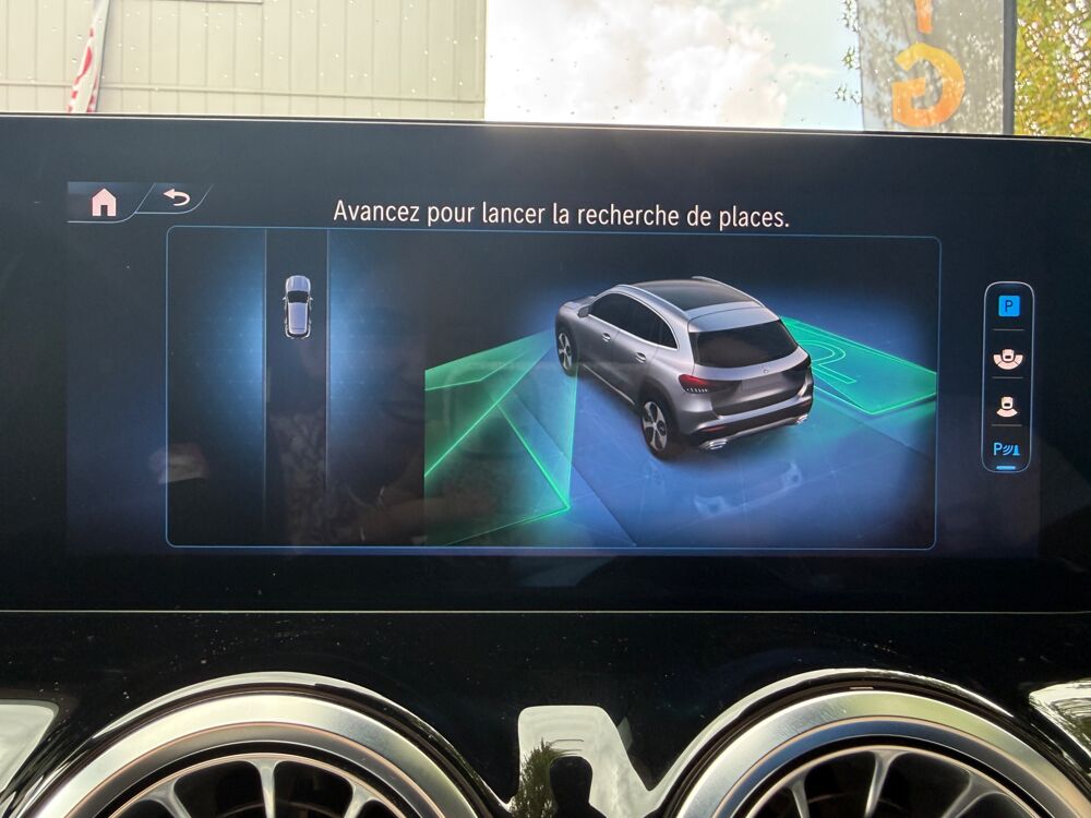 Classe GLA 2.0 200 D 150CH AMG LINE EDITION-1 8G-DCT BVA-TOIT OUVRANT- 2023 occasion 76150 Saint-Jean-du-Cardonnay