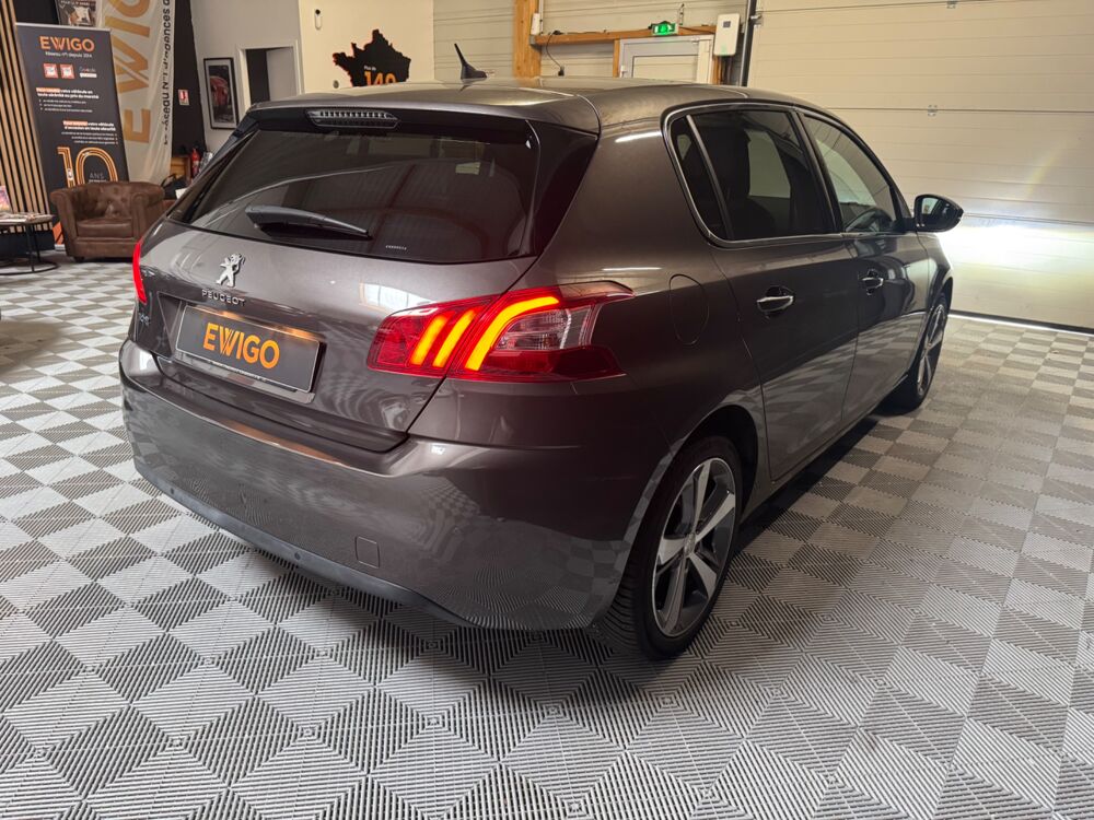 308 GENERATION-II 1.2 130ch FELINE 1ERE MAIN TOIT PANORAMIQUE/ D 2014 occasion 78125 Gazeran