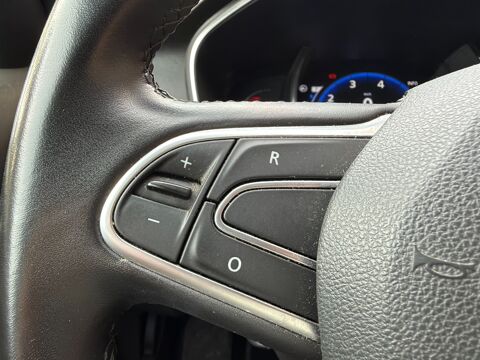 M&eacute;gane 1.2 TCE 130 ENERGY AKAJU EDC BVA 2017 occasion 13009 Marseille