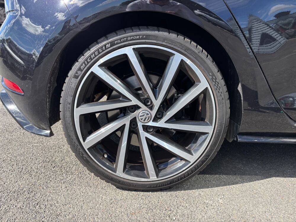 Golf 7 R 2.0 TSI 310 Ch - Toit ouvrant -Cam&eacute;ra de recul - Carplay 2018 occasion 44220 Cou&euml;ron
