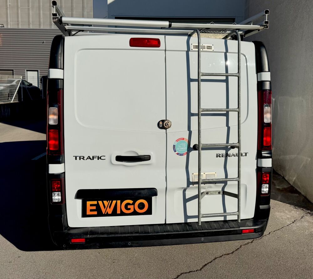 Trafic FOURGON L1H1 1000 KG DCI 95 E6 GRAND CONFORT // ENTRETIEN CO 2019 occasion 34430 Saint-Jean-de-V&eacute;das