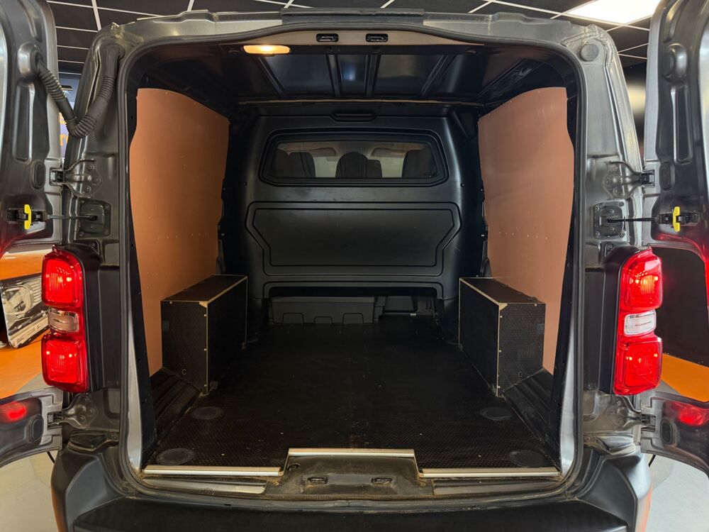 Proace 2.0 D4D 175 LONG L3 DYNAMIC BVA//21 658€ HT //6 PLACES// 1ER 2021 occasion 44300 Nantes