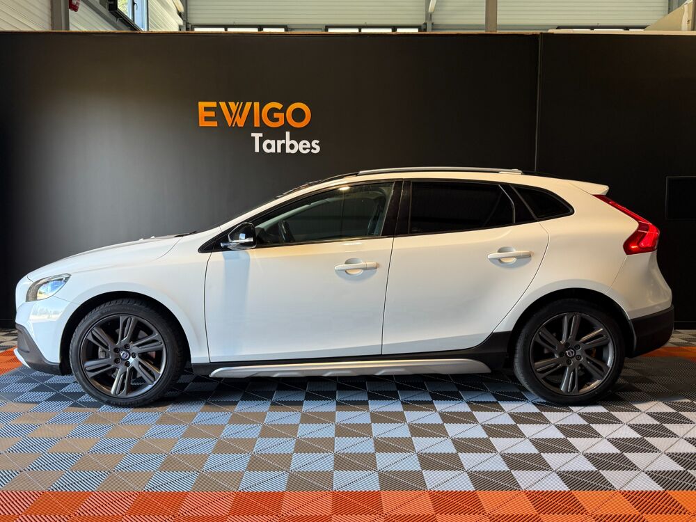 V40 D2 2.0 120 ch MOMENTUM &Ouml;VERSTA EDITION 2015 occasion 65290 Juillan